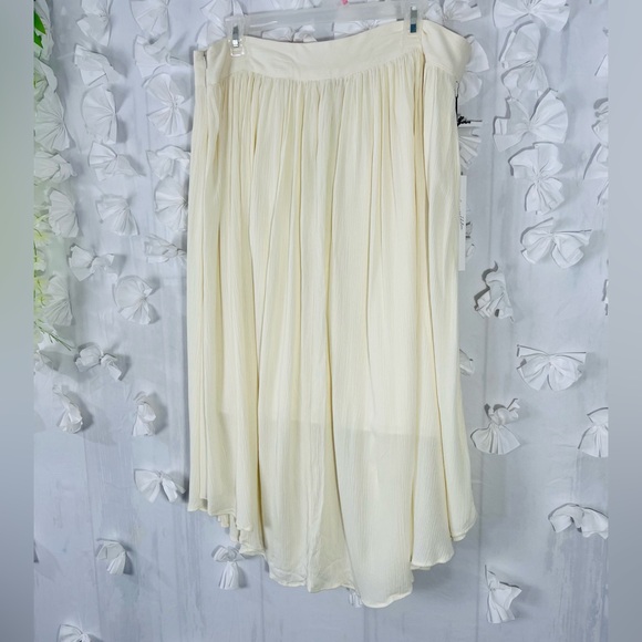 New Ivory Cream Draped Midi Skirt Express LimitedEdition Size Large - Picture 5 of 13
